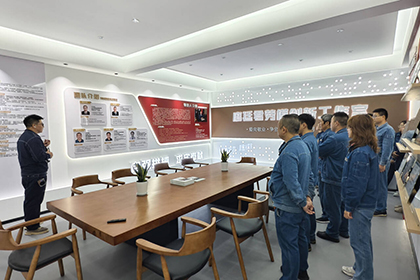 伟德体育股份公司工会组织广大员工参观劳：凸そ炒葱鹿ぷ魇壹笆榛